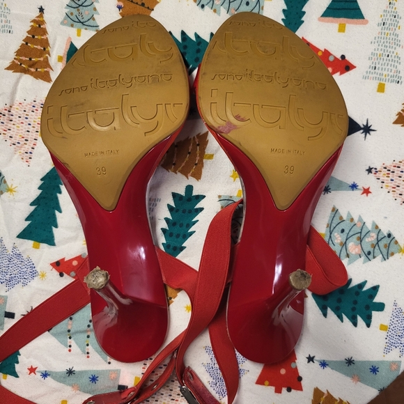 EU39 Red patent leather stilettos with buckles and bows by Bravo Browns - Picture 3 of 16